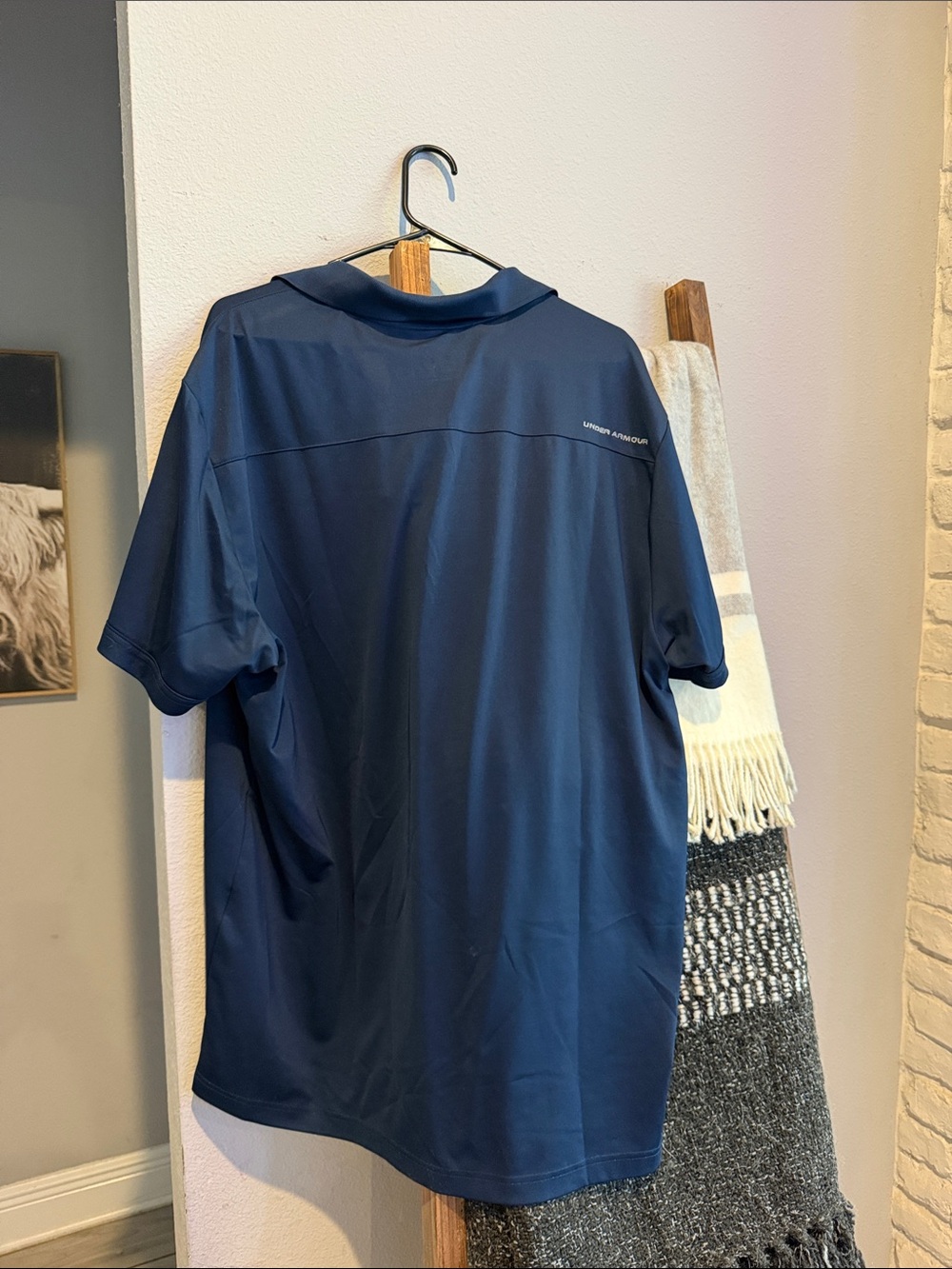 Under Armour Men’s Deep Blue Tech Polo - Picture 3 of 3